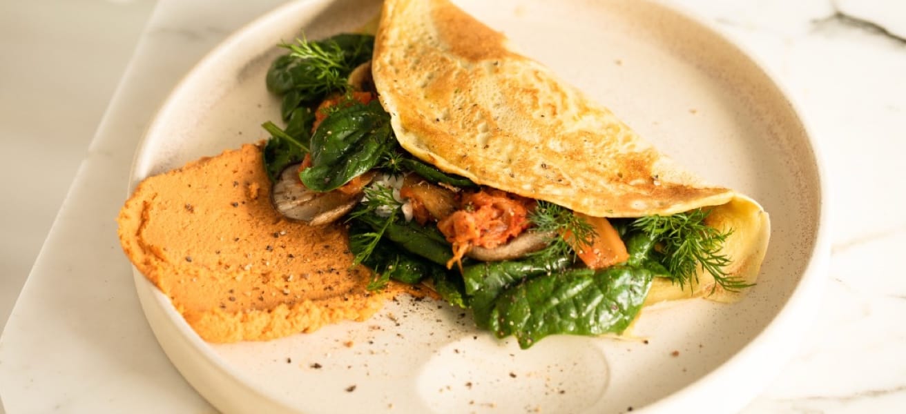 omelette with spinach and tomatoes